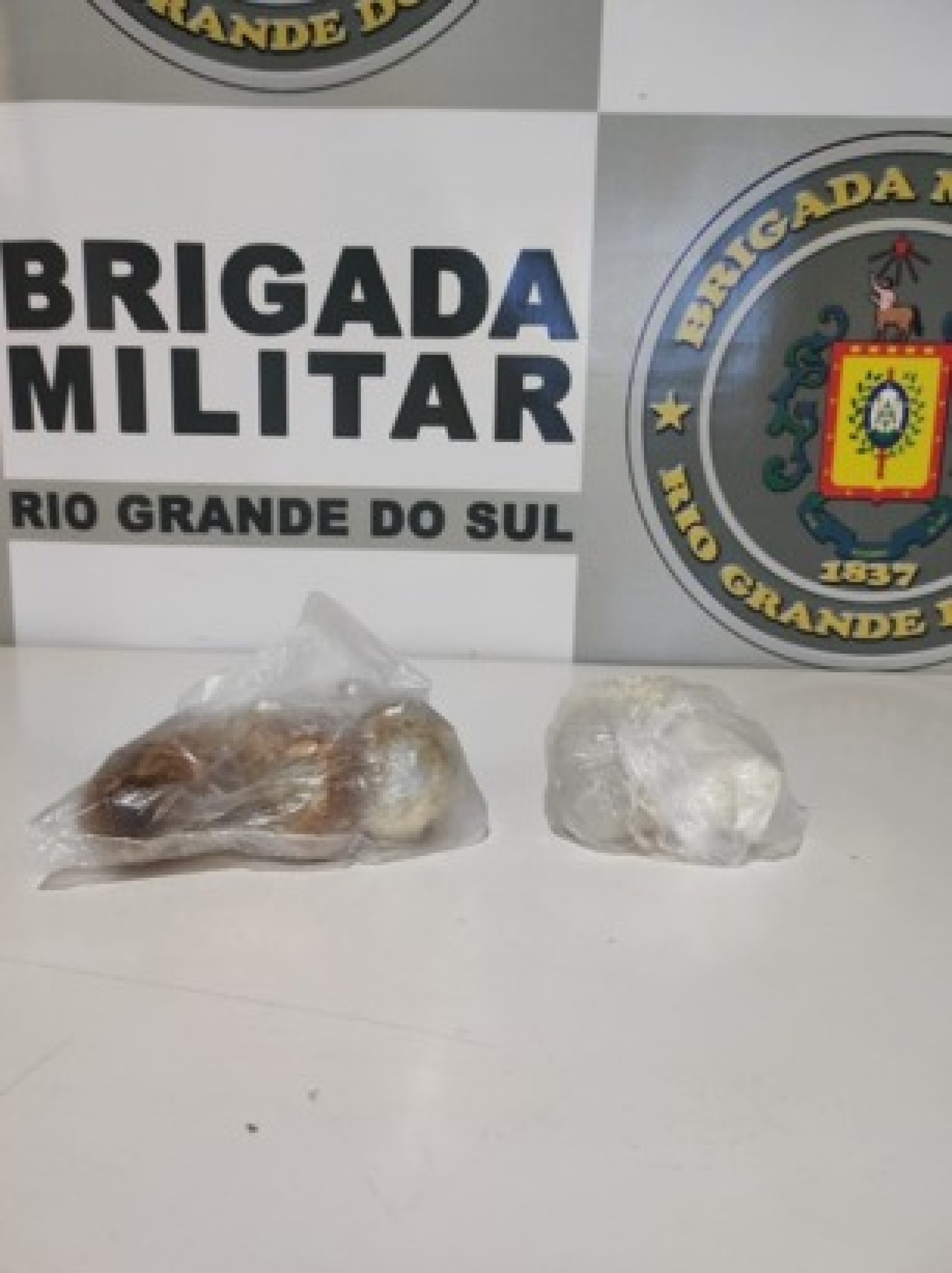 Brigada Militar prende duas mulheres por tráfico de drogas em Guaporé