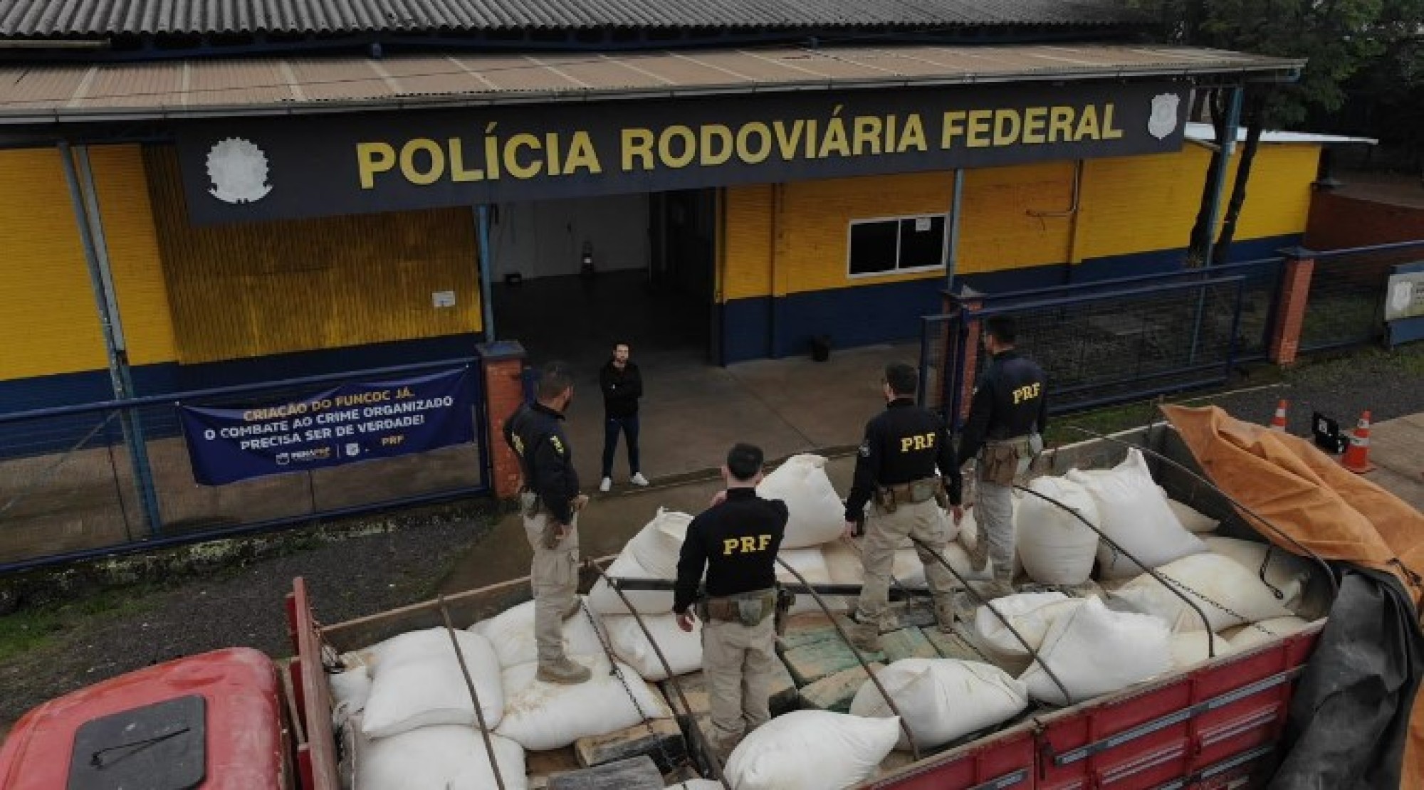 PRF apreende cerca de 800 quilos de maconha em Lajeado