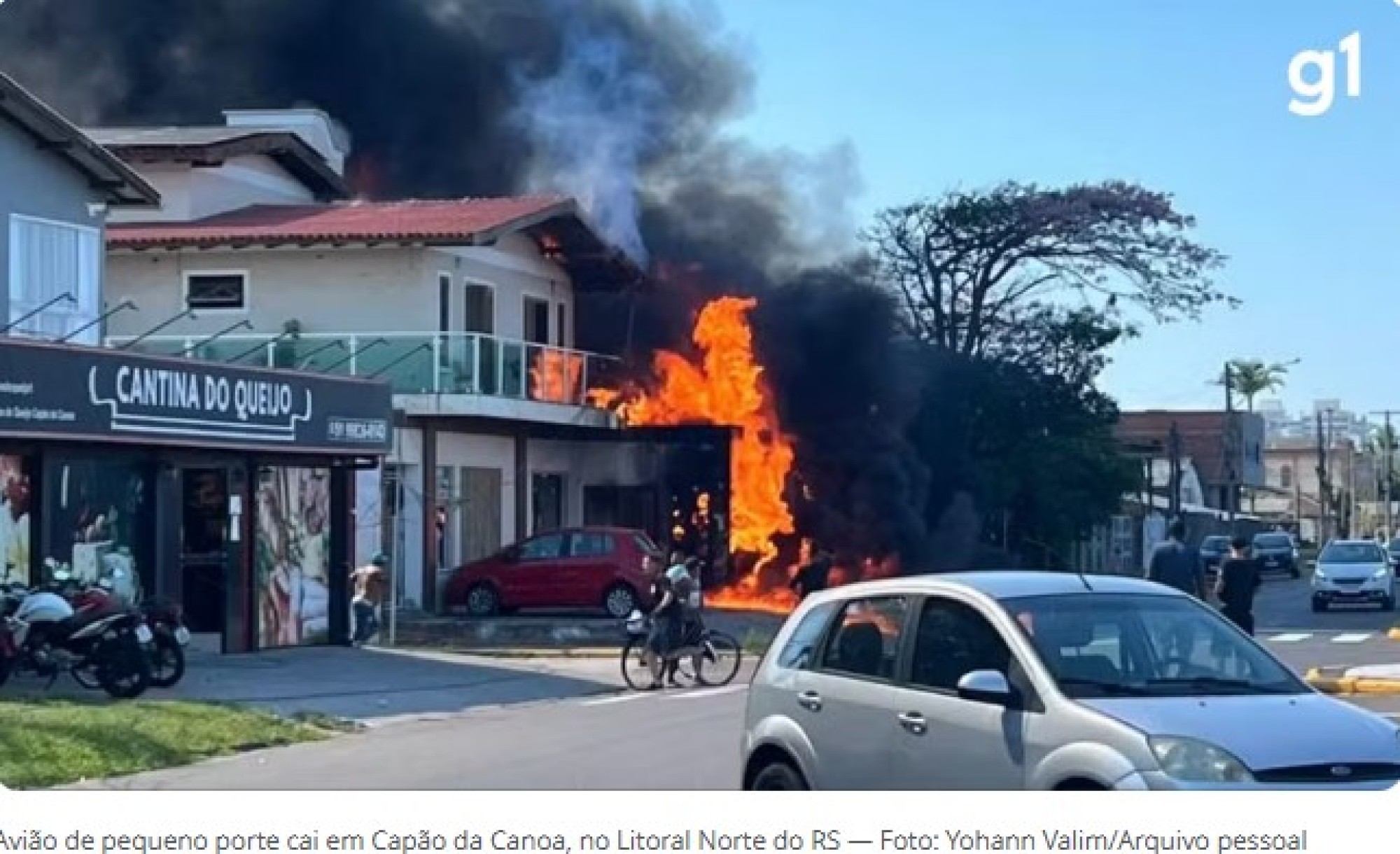 Avião de pequeno porte cai sobre área residencial em Capão da Canoa