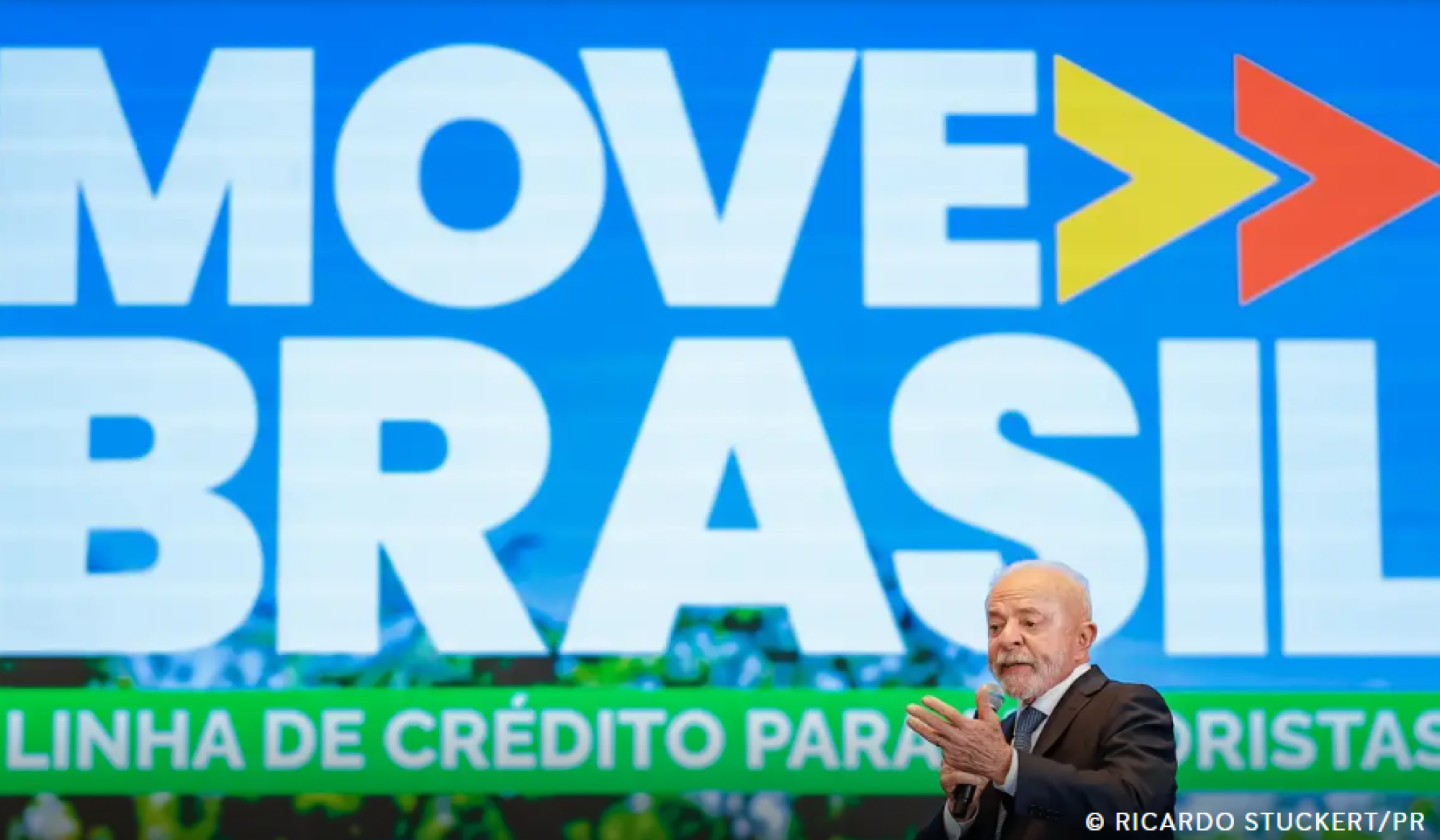 Governo federal lança programa que destinará R$ 30 bilhões para o financiamento de carros novos para motoristas de aplicativos