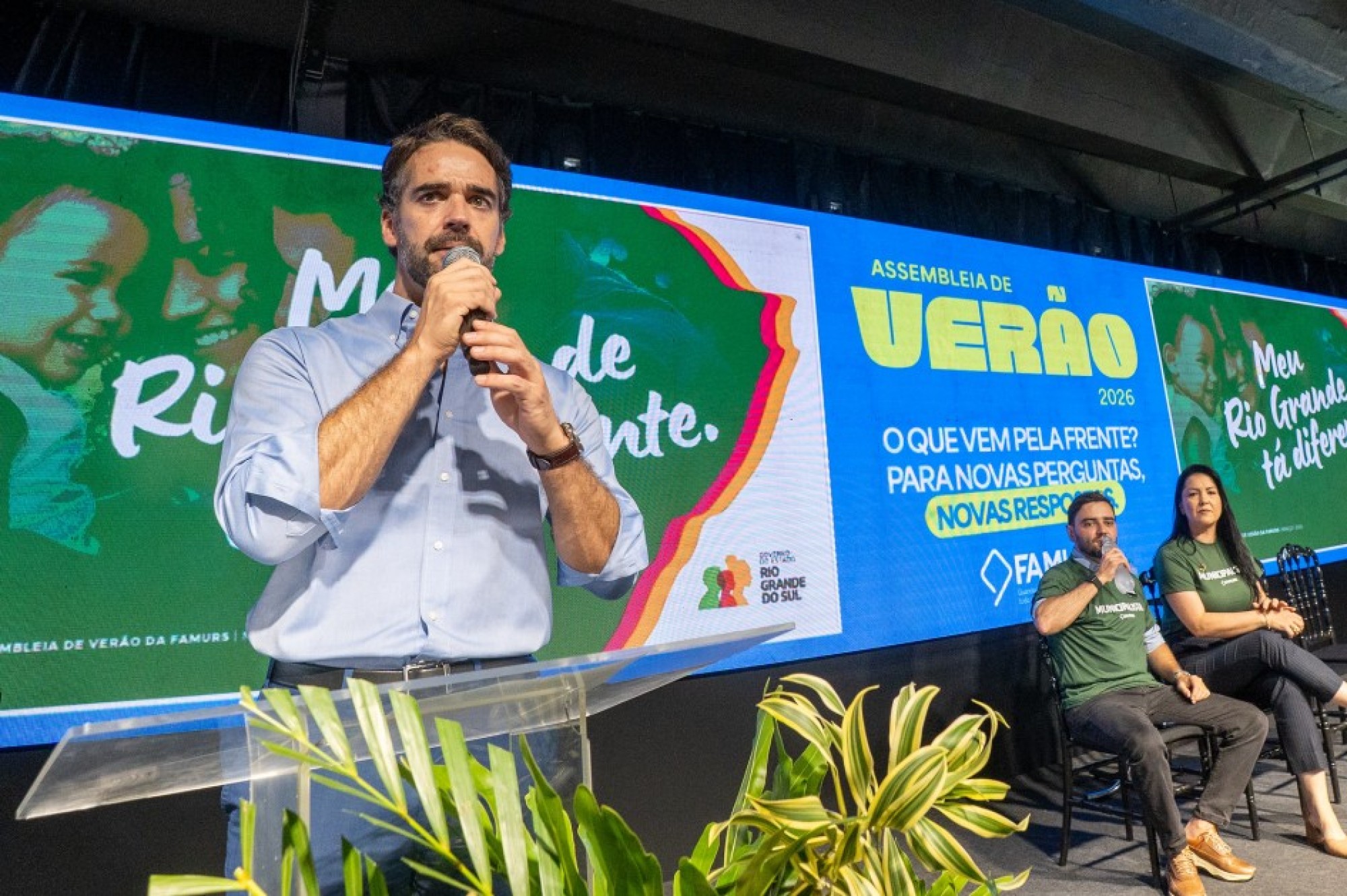 Leite destaca investimentos e defende gestão municipalista durante Assembleia de Verão da Famurs