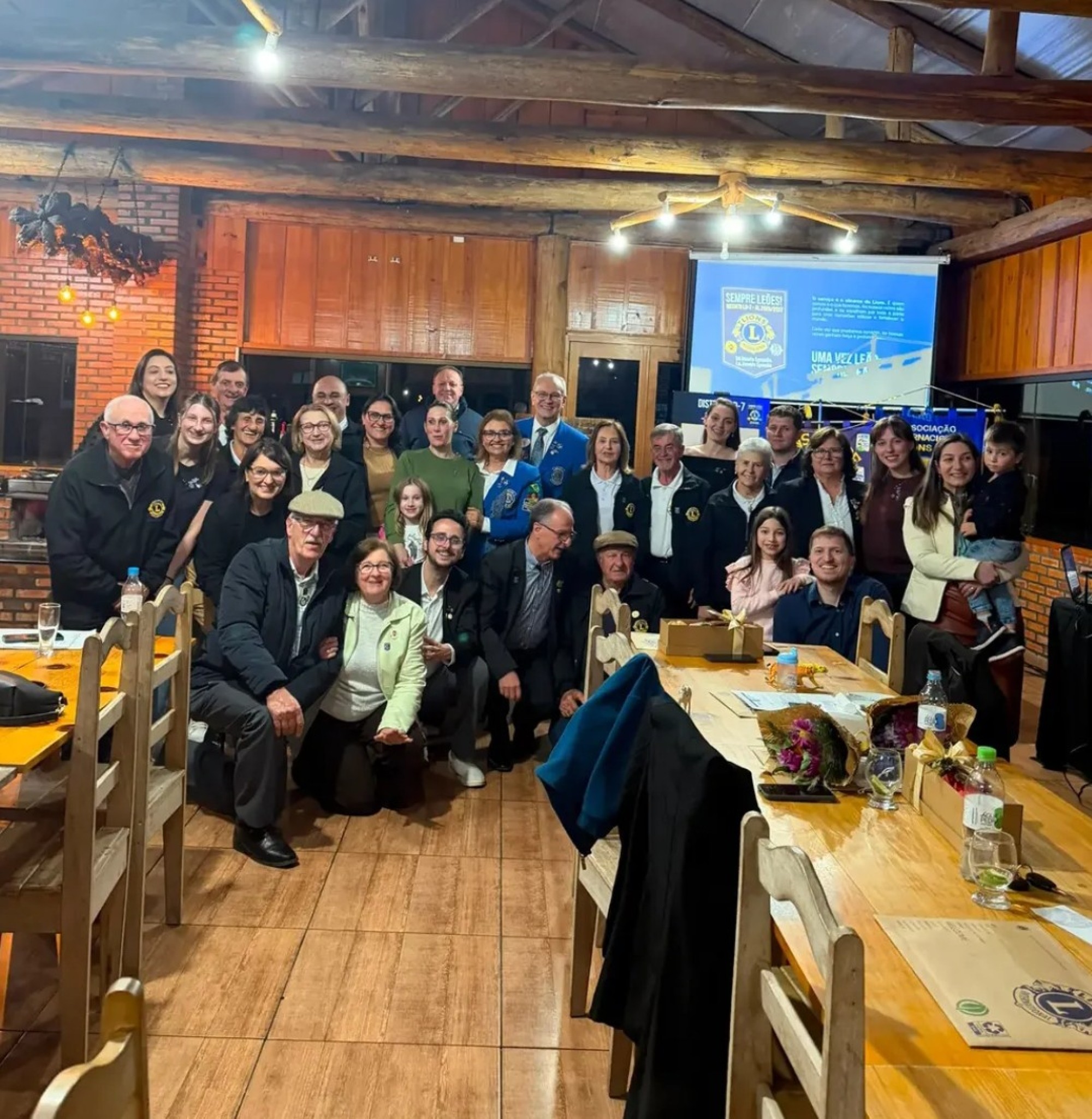 LIONS Clube de Arvorezinha recebe visita de casal governador do Distrito LD7 e empossa novos associados.